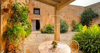 von_poll_real_estate_property_ES223743853_image_3