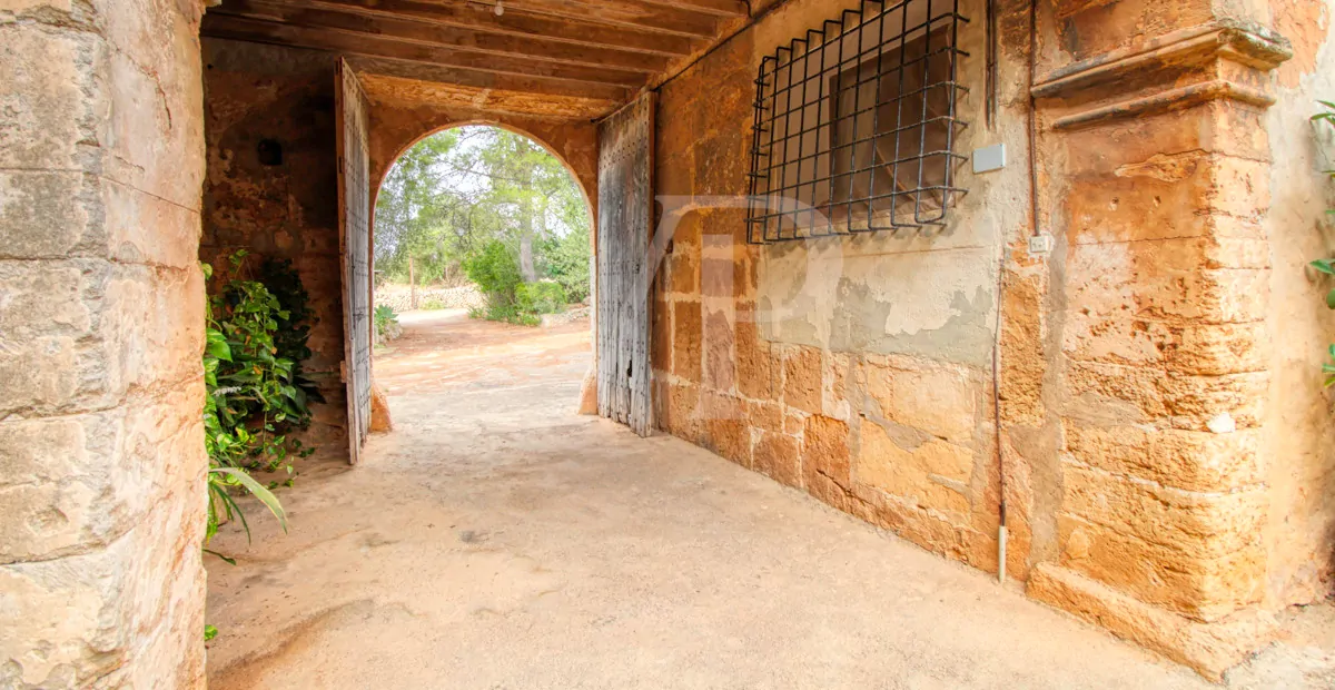 Zu renovierendes Haus aus dem 17. Jahrhundert und großes Baugrundstück im Osten von Palma de Mallorca