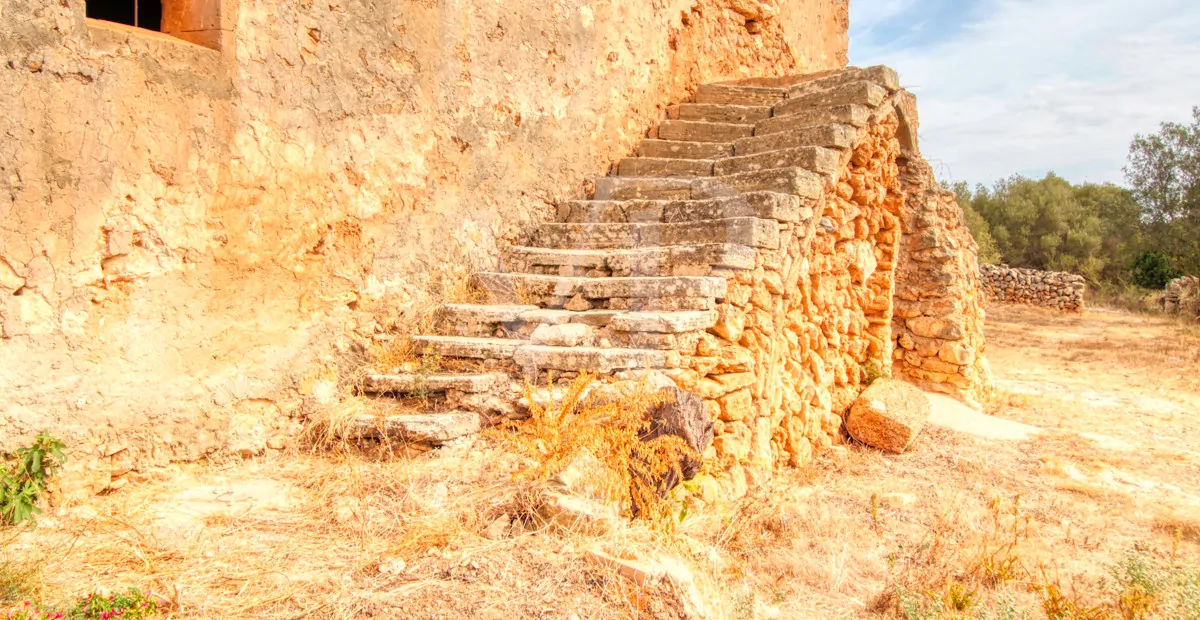 Zu renovierendes Haus aus dem 17. Jahrhundert und großes Baugrundstück im Osten von Palma de Mallorca