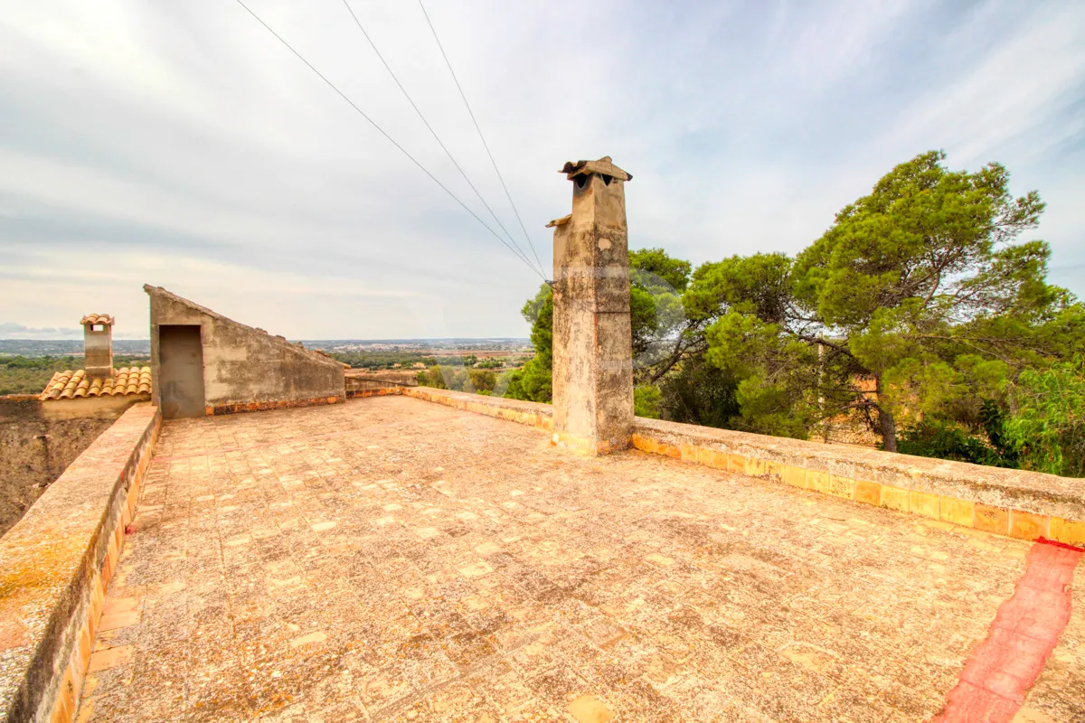 Casa del siglo XVII para reformar más gran parcela  para construir en el este de Palma de Mallorca