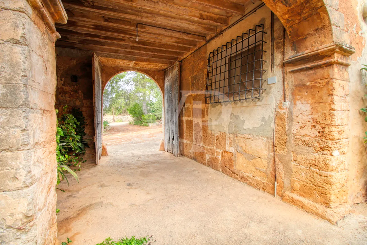 Casa del siglo XVII para reformar más gran parcela  para construir en el este de Palma de Mallorca