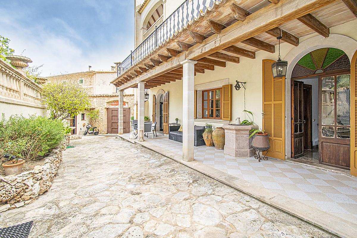 IMPRESIONANTE CASA DE PUEBLO CON POTENCIAL EN SANTA EUGENIA (16)