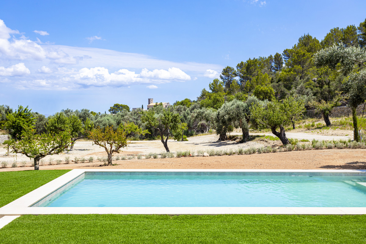 Selva-Landschaft-Panoramablick-Finca-Mallorca-Pool-Oliven (1)