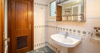 von_poll_real_estate_property_ES223743957_image_12