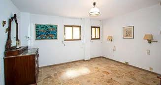 von_poll_real_estate_property_ES223743957_image_15