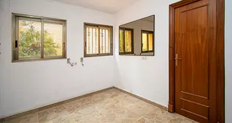 von_poll_real_estate_property_ES223743957_image_16