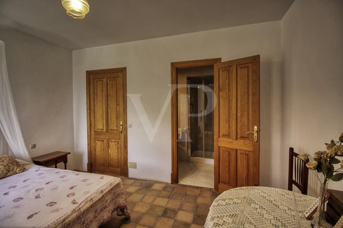 Spektakuläre-Finca-von-fast-8-Hektar-mit-renoviertem-Haus-aus-dem-19.-Jahrhundert-in-Soller
