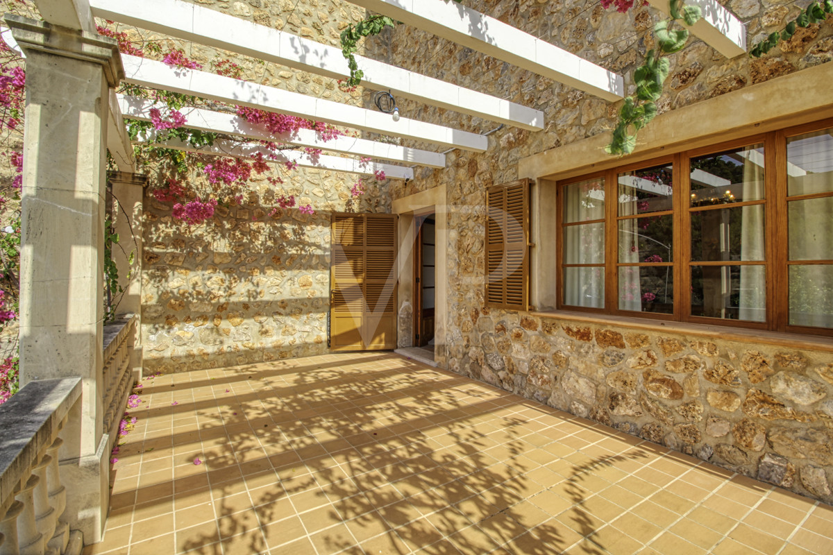 Spektakuläre-Finca-von-fast-8-Hektar-mit-renoviertem-Haus-aus-dem-19.-Jahrhundert-in-Soller