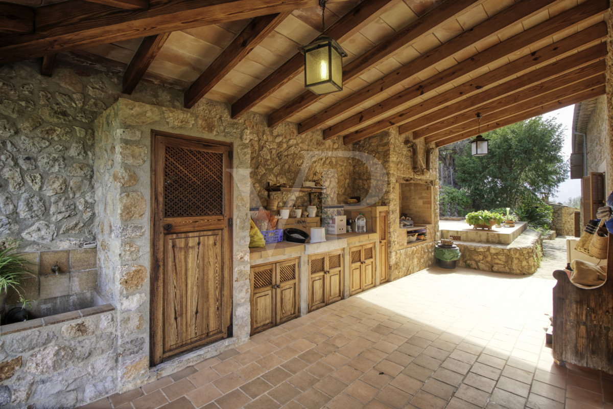 Spektakuläre-Finca-von-fast-8-Hektar-mit-renoviertem-Haus-aus-dem-19.-Jahrhundert-in-Soller