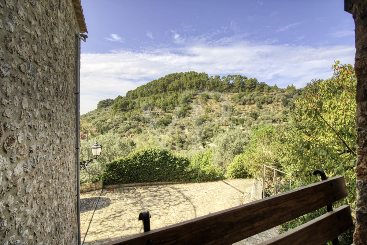 Spektakuläre-Finca-von-fast-8-Hektar-mit-renoviertem-Haus-aus-dem-19.-Jahrhundert-in-Soller