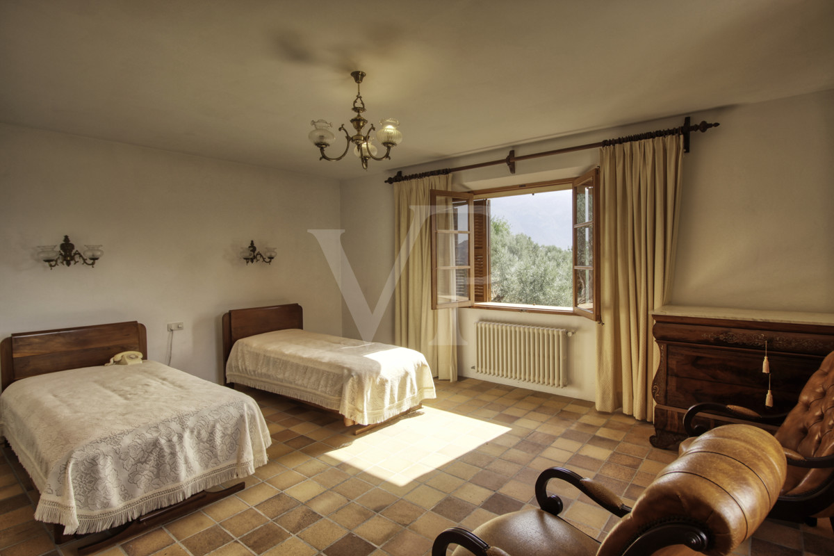 Spektakuläre-Finca-von-fast-8-Hektar-mit-renoviertem-Haus-aus-dem-19.-Jahrhundert-in-Soller