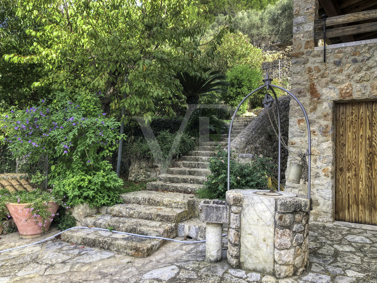 Spektakuläre-Finca-von-fast-8-Hektar-mit-renoviertem-Haus-aus-dem-19.-Jahrhundert-in-Soller