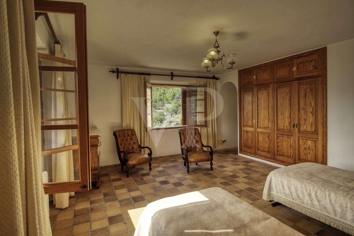 Spektakuläre-Finca-von-fast-8-Hektar-mit-renoviertem-Haus-aus-dem-19.-Jahrhundert-in-Soller