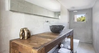 von_poll_real_estate_property_ES233744266_image_9