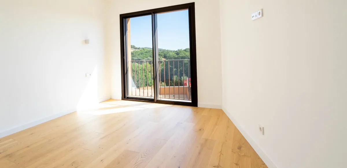 moderna-casa-de-pueblo-con-piscina-en-biniamar