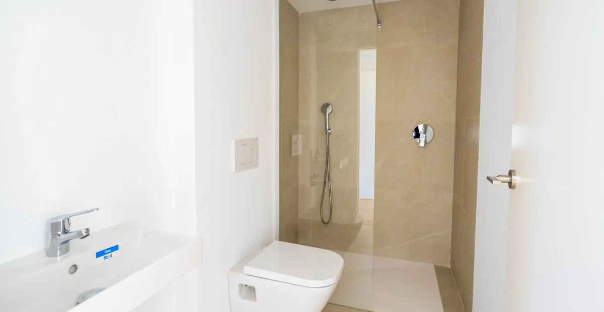 moderna-casa-de-pueblo-con-piscina-en-biniamar