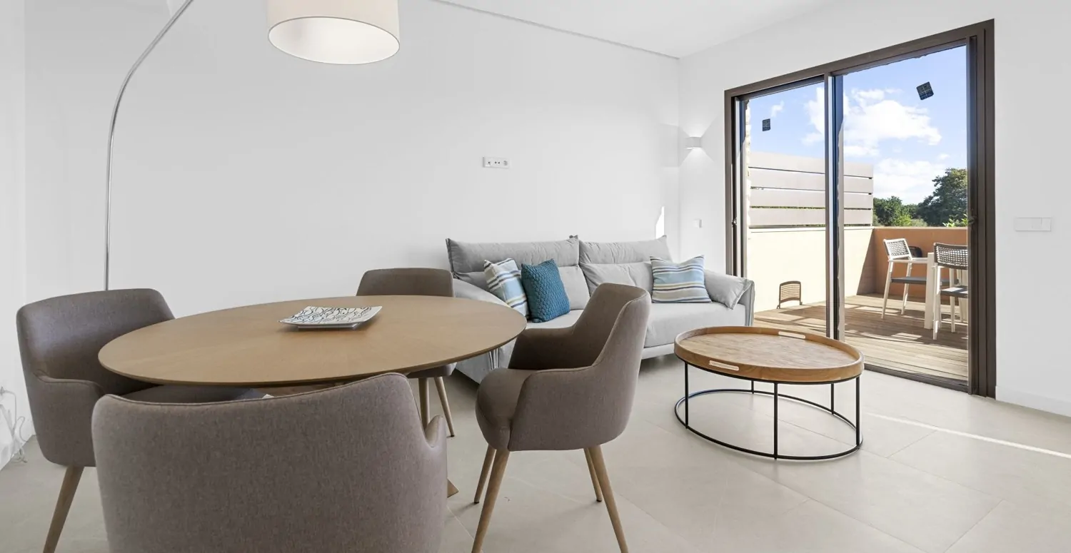 moderna-casa-de-pueblo-con-piscina-en-biniamar