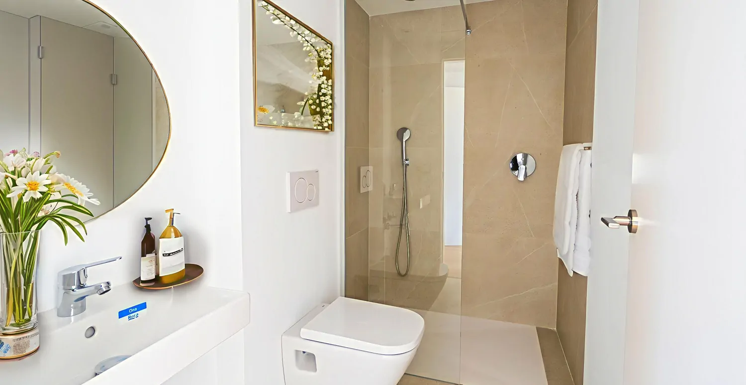 moderna-casa-de-pueblo-con-piscina-en-biniamar