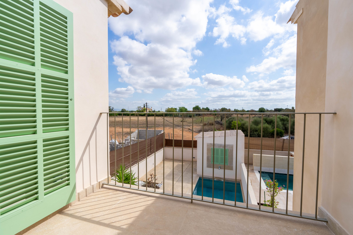 Moderna casa de pueblo con piscina, de reciente construcción, en Biniali-Sencelles