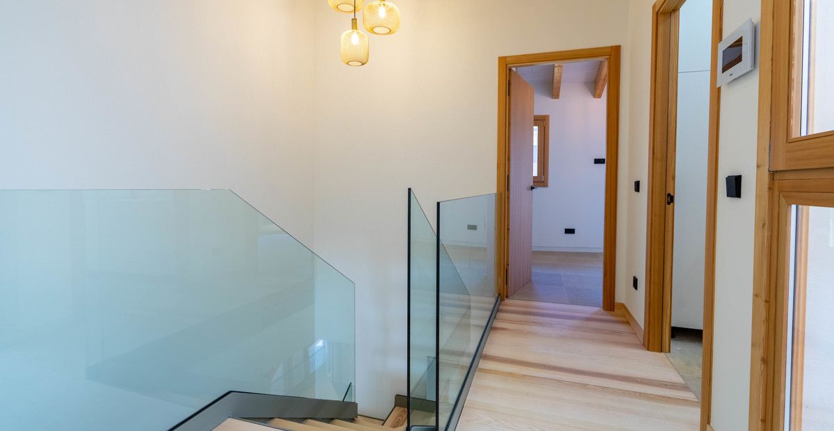 Moderna casa de pueblo con piscina, de reciente construcción, en Biniali-Sencelles