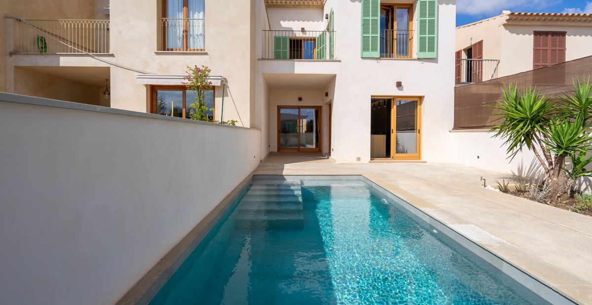 Moderna casa de pueblo con piscina, de reciente construcción, en Biniali-Sencelles