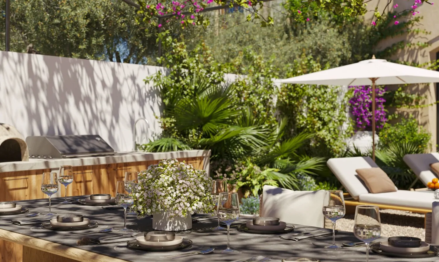 Essbereich und Aussenküche im Freien