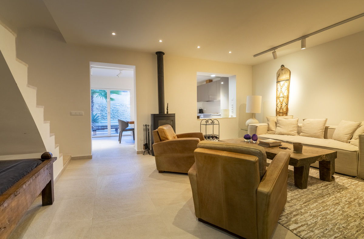 Dorfhaus-Santa María-Pool-Renoviert-10