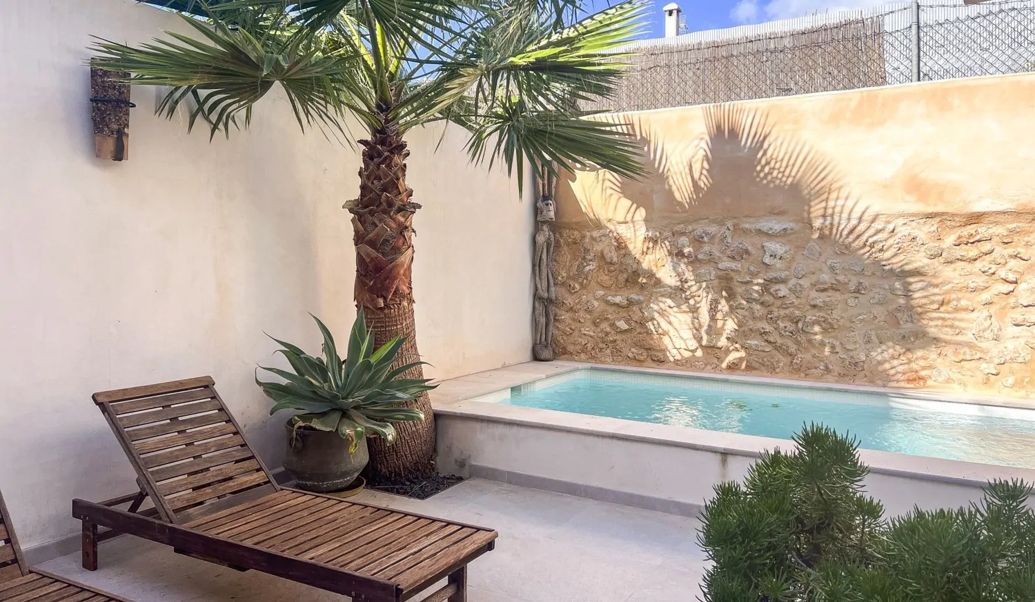 Relaxation area by the pool