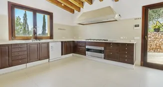 von_poll_real_estate_property_ES233744537_image_8