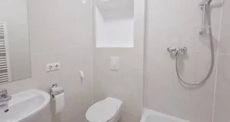 von_poll_real_estate_property_25391015_image_8