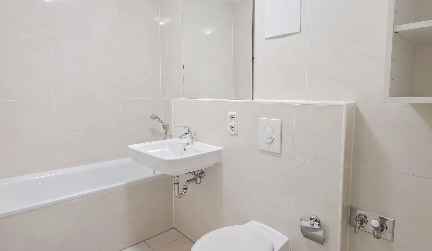 Badezimmer mit Badewanne