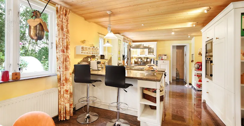 ... und Sitzgelegenheiten