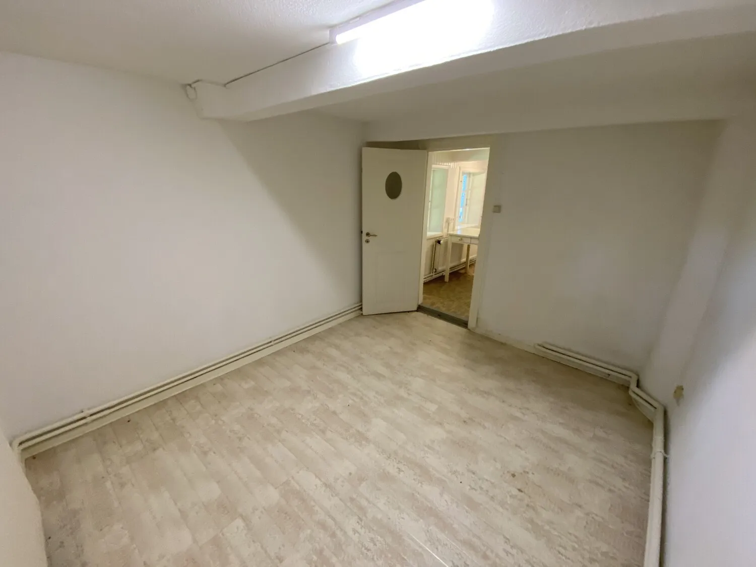 .. mit Zugang von der Küche aus