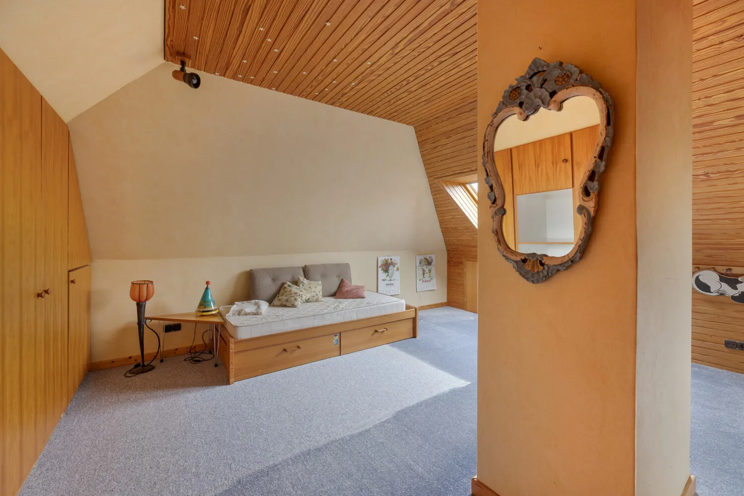 weiteres Zimmer im Obergeschoss