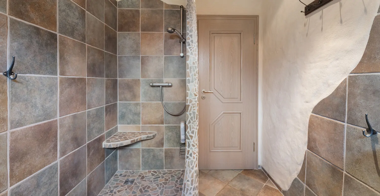 ... mit Einlaufdusche