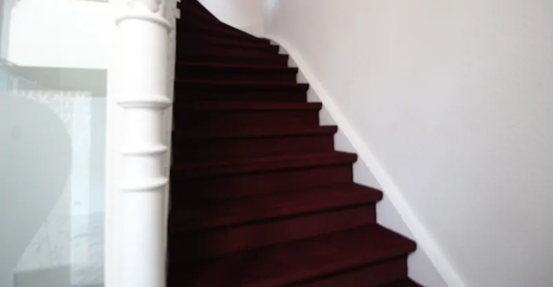 Treppe ins Obergeschoss