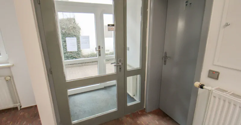 Eingangsbereich zur ehemaligen Praxis