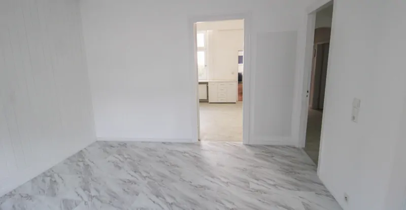 ... mit Zugang zur möglichen Küche