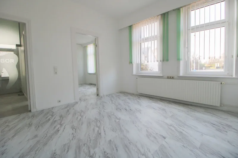 2. großes Zimmer im Erdgeschoss