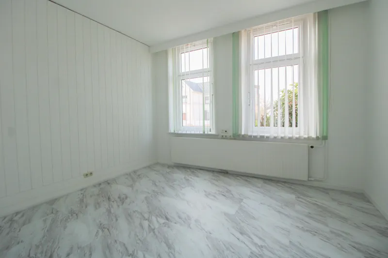 1. großes Zimmer im Erdgeschoss