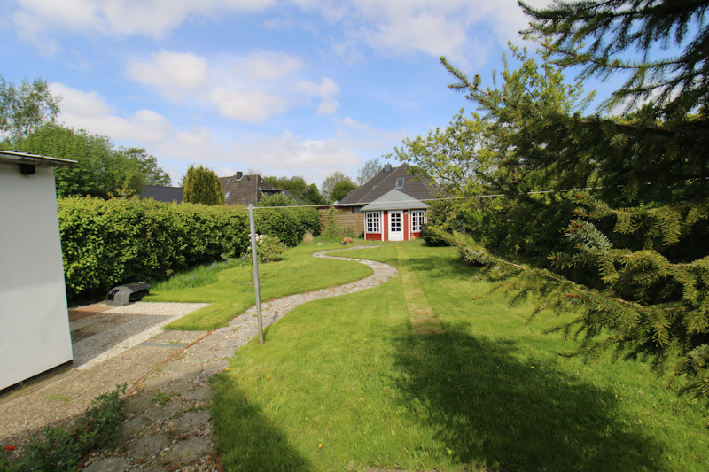 Blick Richtung Gartenhaus