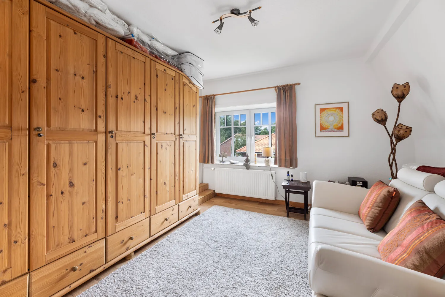 Schlafzimmer im Obergeschoss mit separatem WC