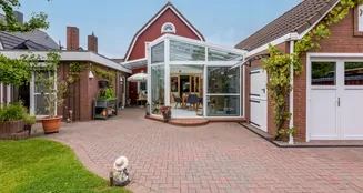 von_poll_real_estate_property_25266018_image_1