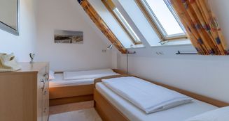 von_poll_real_estate_property_25266022_image_18