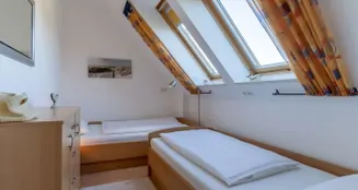 von_poll_real_estate_property_25266022_image_18