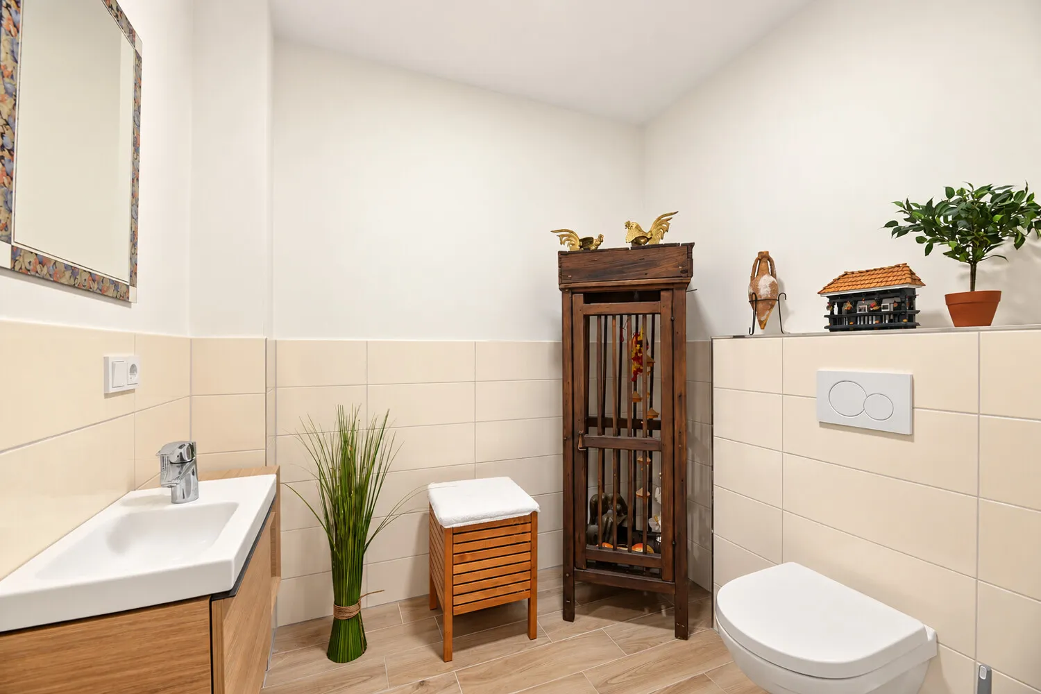 geräumiges Gäste-WC
