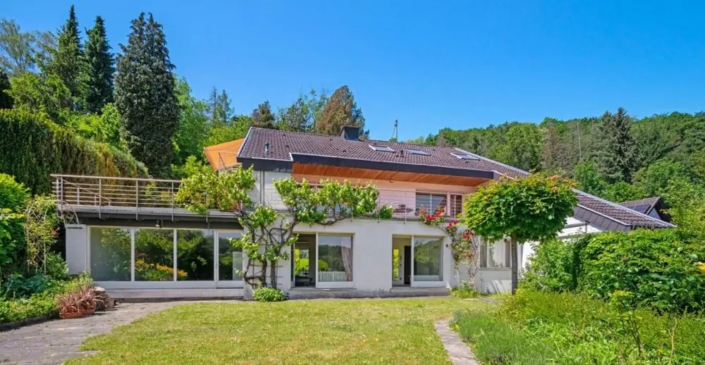 Besonderes Einfamilienhaus mit Ausblick, viel Platz & toller Architektur in der Höhe von Linz a.R.