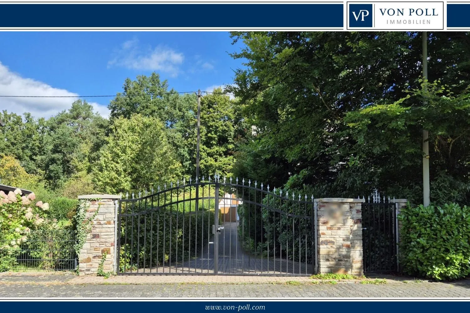 Privat und großzügig wohnen auf parkähnlichem Refugium mit altem Baumbestand