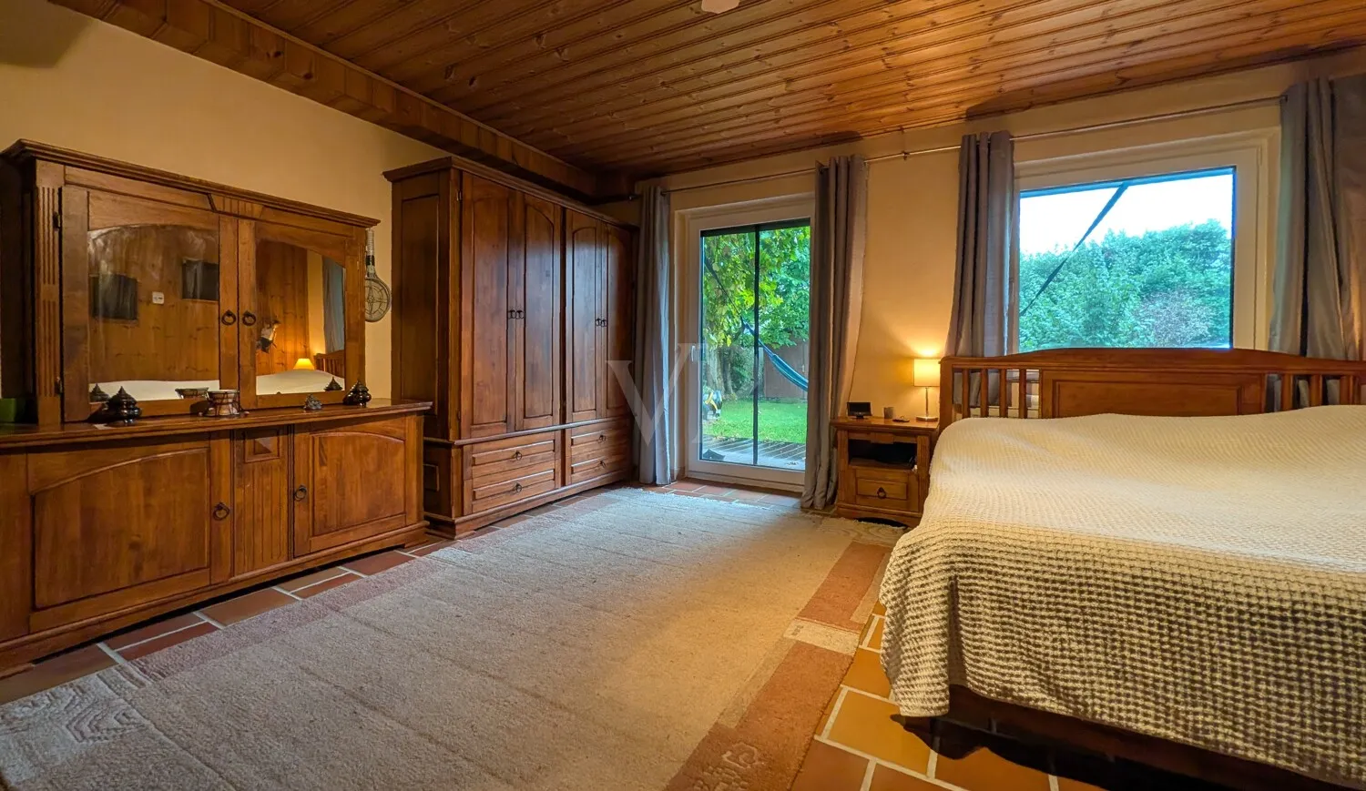 Schlafen mit knisterndem Kamin (Fensterblick)