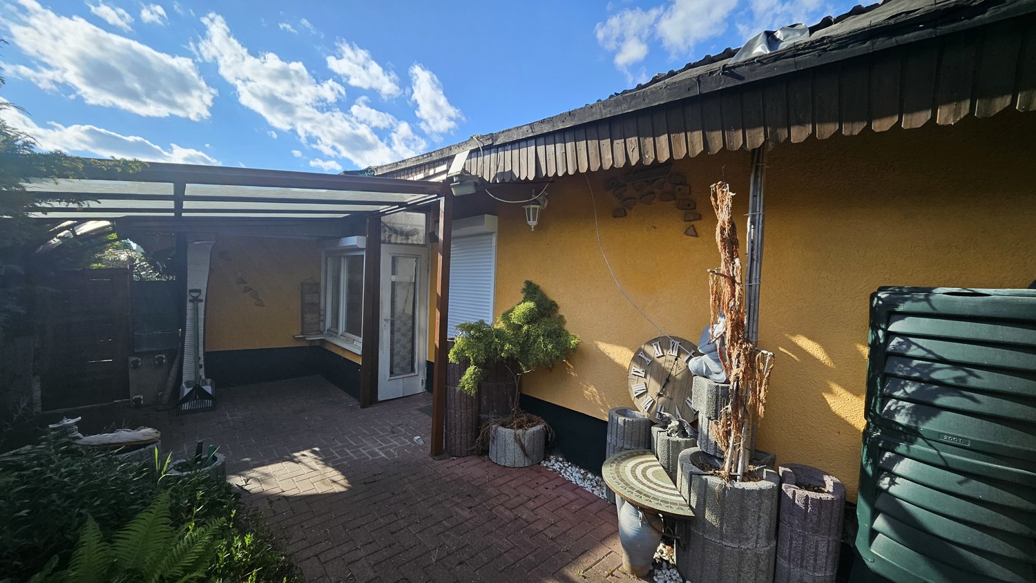 Seitenansicht Haus